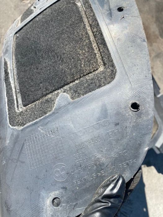 Carenaj stanga spate VOLVO V70 XC70 30678369