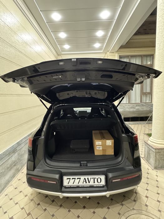 BYD Yuan Up 2025 yil 9000 probeg