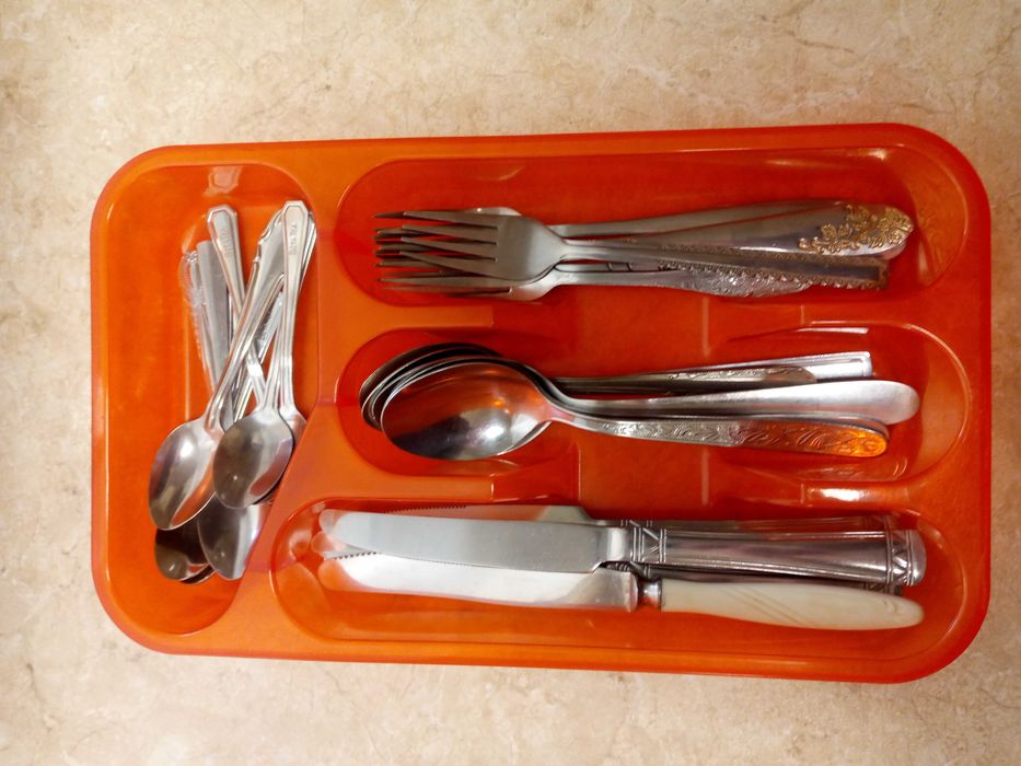 Ложки вилки ножи, нержавеющие 26 шт  50 тыс за все