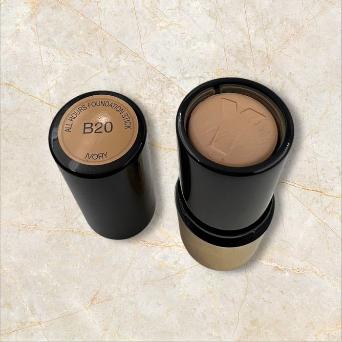 YVES SAINT LAURENT ALL hours foudation stick B20 фон дьо тен