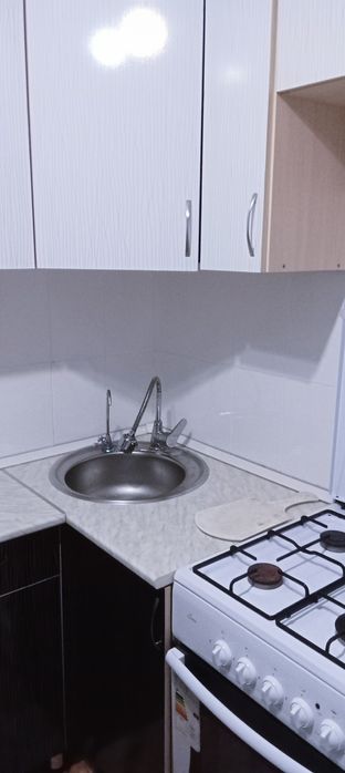 Продается кухонный угловой  гарнитур