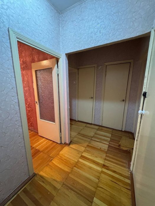 Юнусабад 10.  Продажа. 2 х комнатная квартира