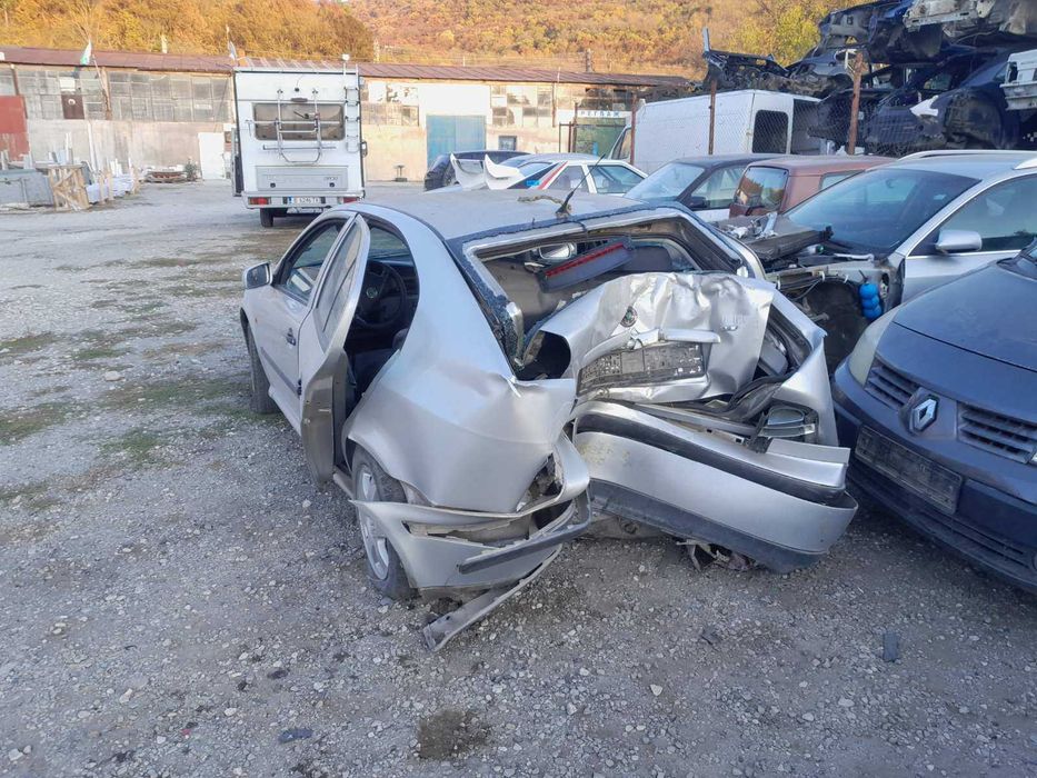 Шкода Октавия 1,6 i, 99 г. на части