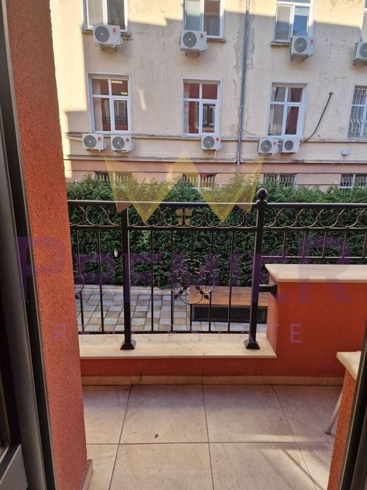 Дава се под наем Двустаен апартамент в Варна, Център - 65 кв.м за 663 € - Снимка #6