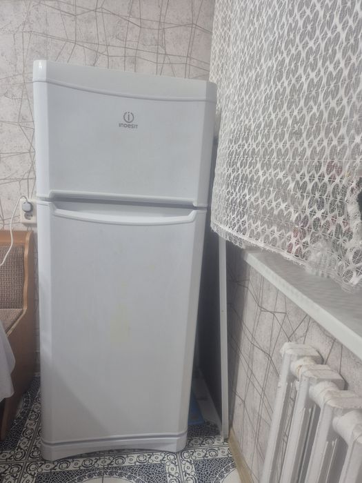 Продам холодильник