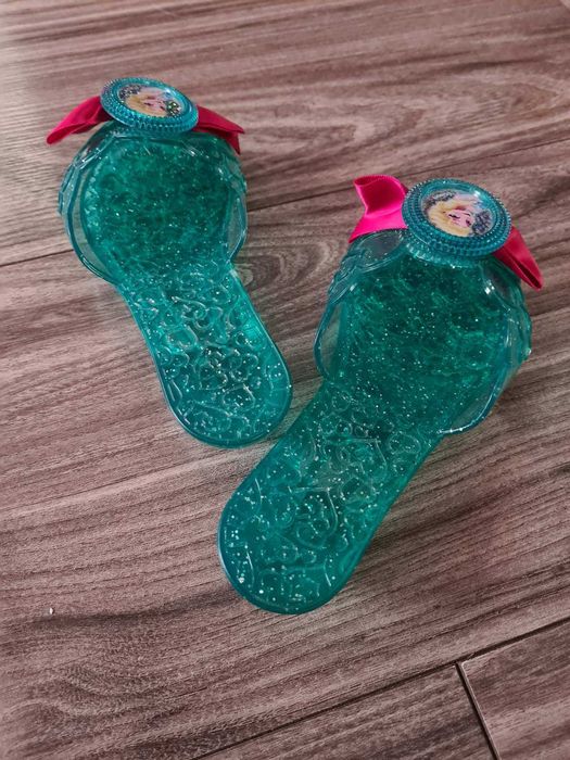 Чанта Мини Маус, очила, 3D пантофи с подвижни уши и обувките на Елза