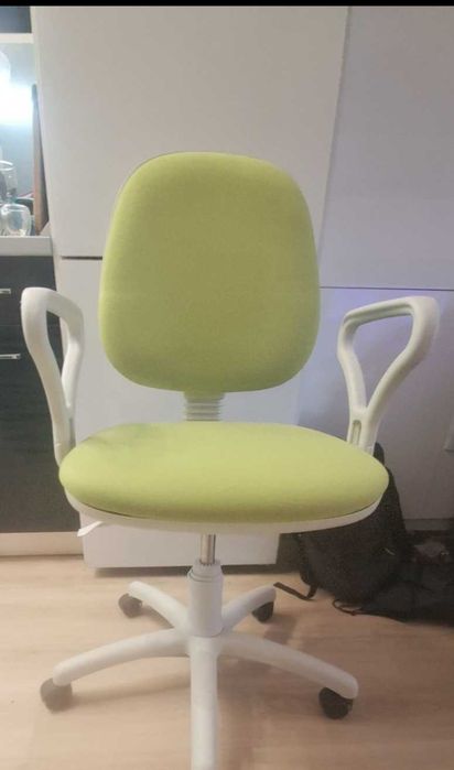 Офис стол Smart White с подлакътници