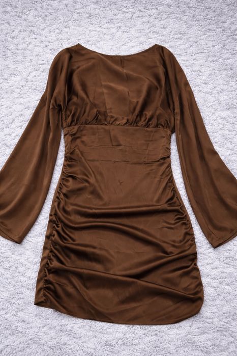 Нова къса кафява рокля с дълъг ръкав