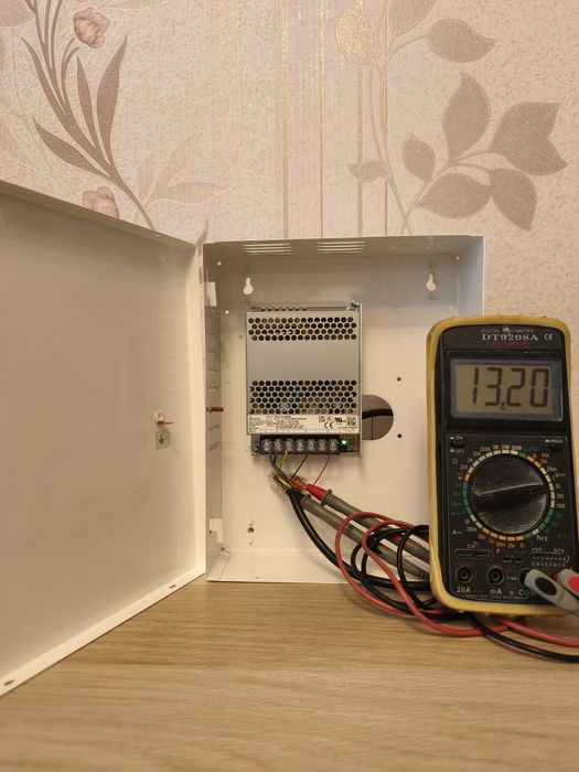 Захранващ блок  12 V / 8.5 A
