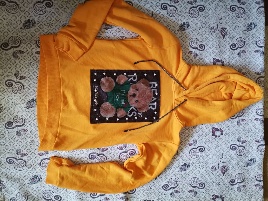 Hoodie cu gluga  varsta 10-11 ani, impecabil,purtat o data