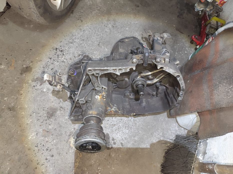 КПП на запчасти Рено твинго