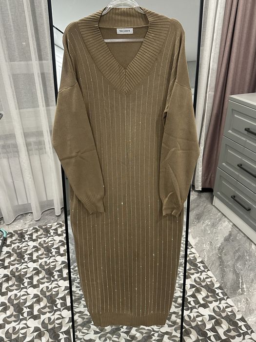 Теплое трикотажное платье