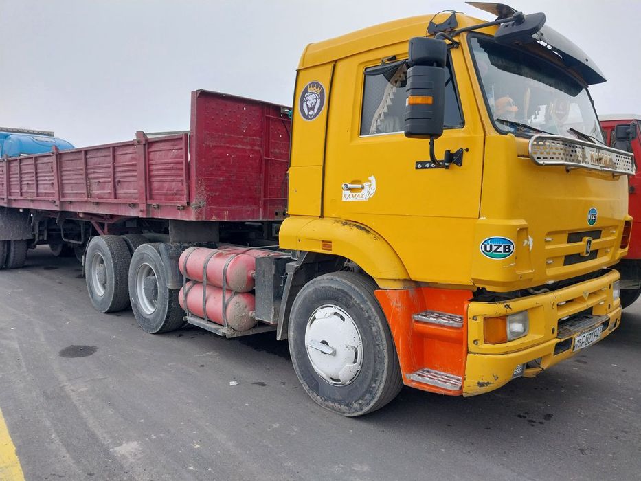 Маз прицеп  сотилади