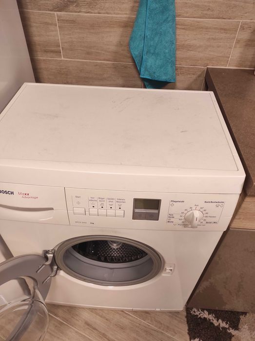 Продавам пералня bosch