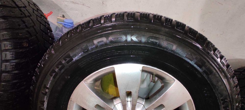 Продам комплект зимних колес Mitsubishi