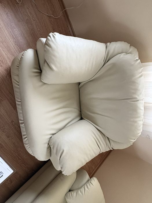 Комплект мека мебел – триместен диван, фотьойл, 2 кресла и 2 табуретка