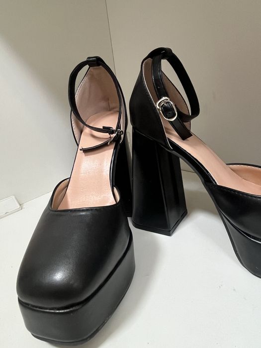 Продам новые туфли