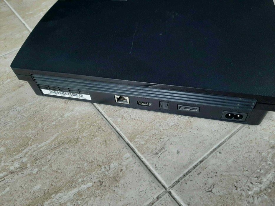 PlayStation 3 с два джойстика + 6 игри