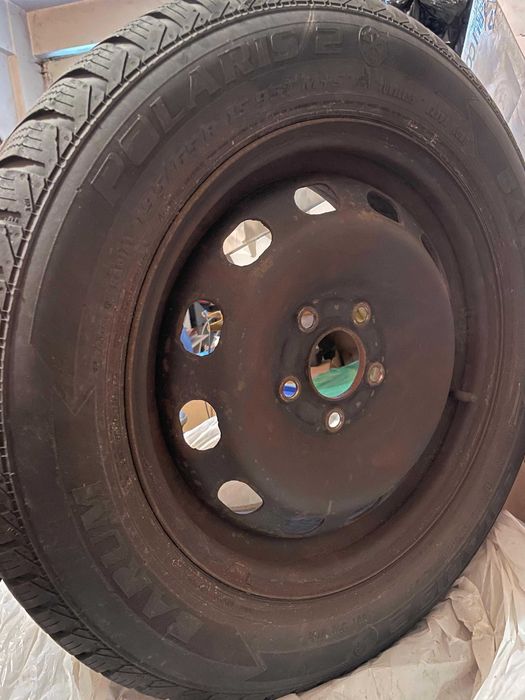 Vând jante otel Ford Focus 2 pe R15 + cauciucuri iarna Barum