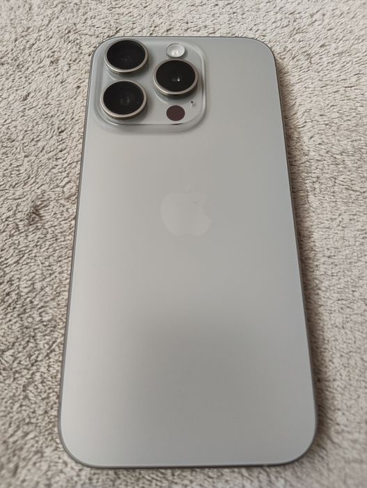 IPhone  15  Pro.