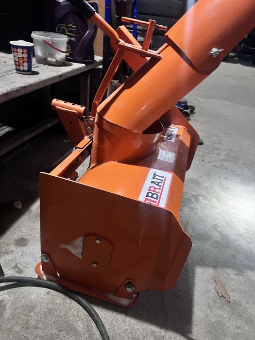 Снегоуборщик на мотоблоков