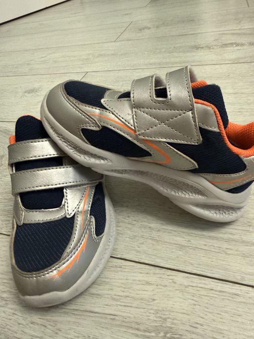 Adidasi skechers marimea 26