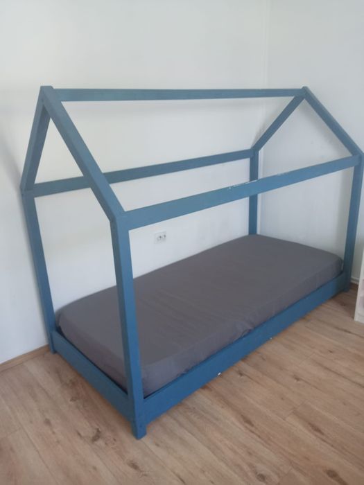 Vând pat pentru copii.