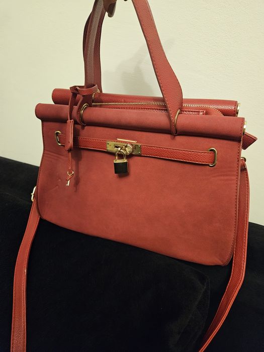 Дамска червена чанта