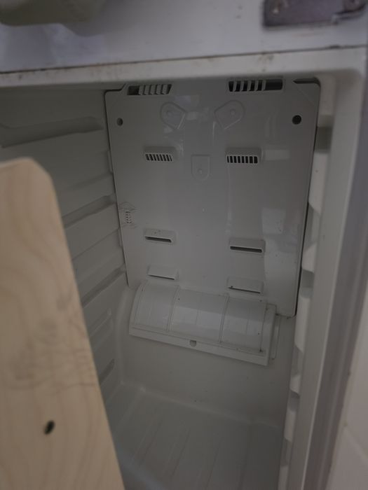 Продам Холодильник Midea