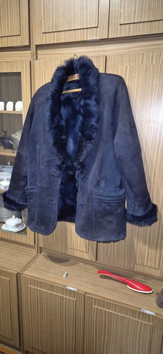 Дубленка , натуральная замша и натуральный мех.