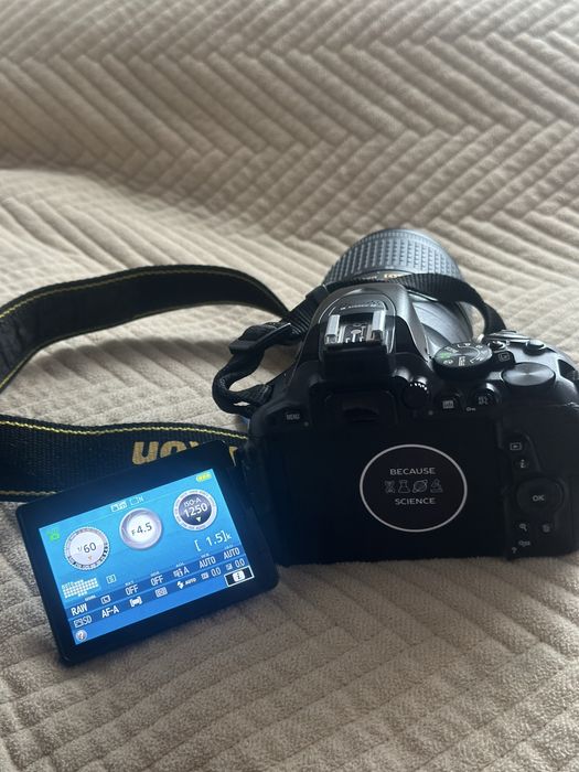 Nikon D5500 + 18-105mm