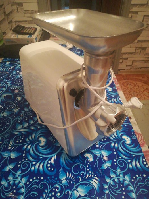 Мясорубка электрическая