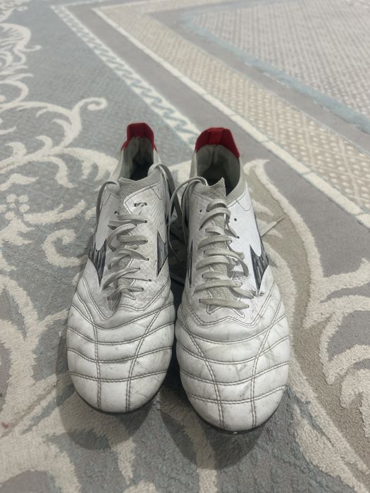 Профессиональный бутсы Mizunk