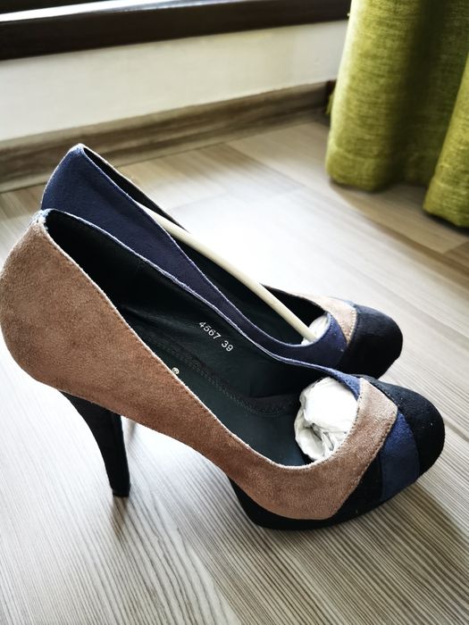 Pantofi platforma mărimea 39, noi