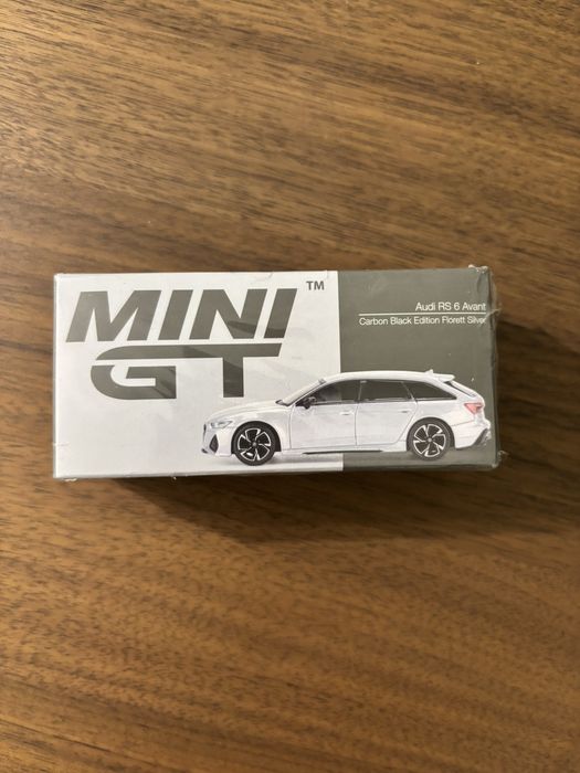 MiniGT Audi RS6 Avant