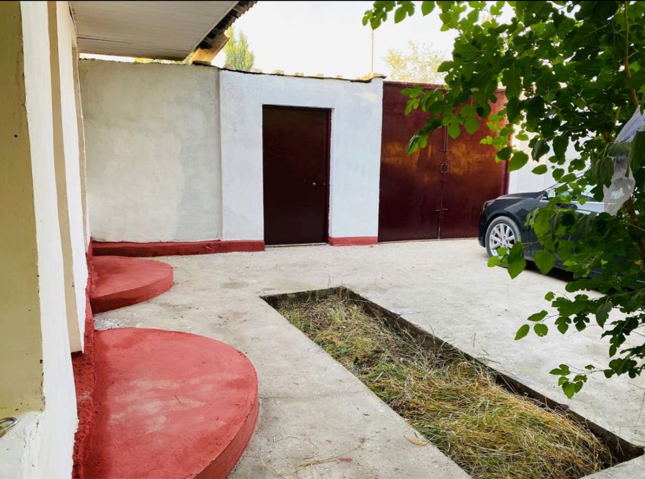 Нурафшон Бургалида 6 сотихли дача сотилади