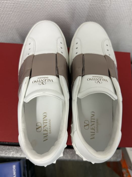Vand adidasi valentino originali