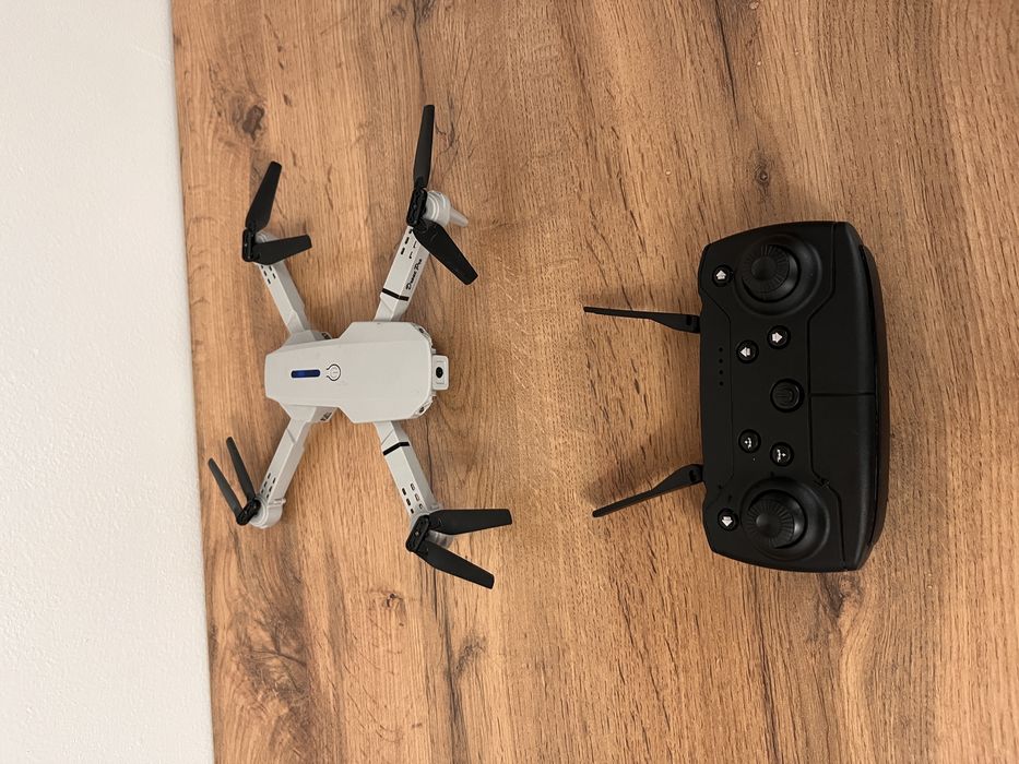 Дрон E 88 pro с камерой