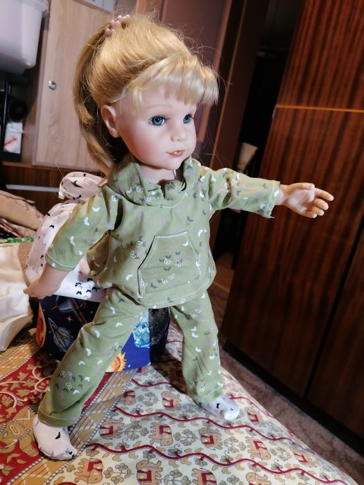 Ръчно изработени дрехи за кукла Хана 50см