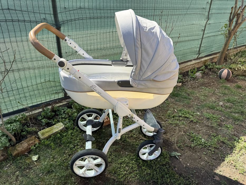 Бебешка сгъваема количка Bass Soft.