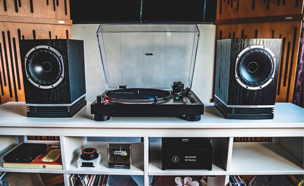 Виниловый проигрыватель Audio-Technica AT-LP120XBT-USB