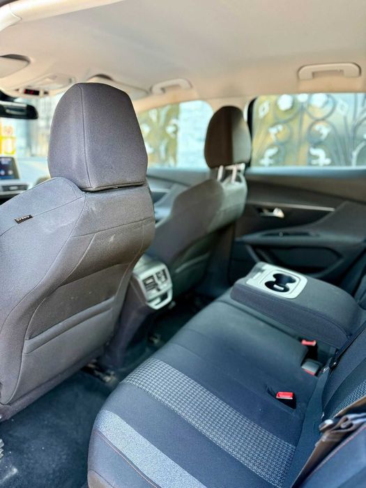 Peugeot 3008 • 1.2 Benzina • Distribuție schimbată