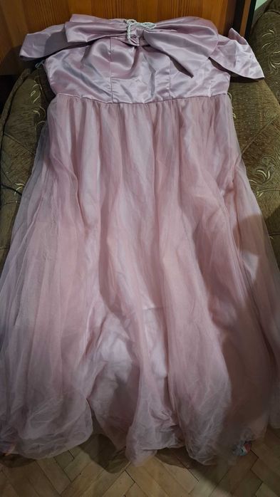 Официална рокля, подходяща за бал, сватба или друг специален повод