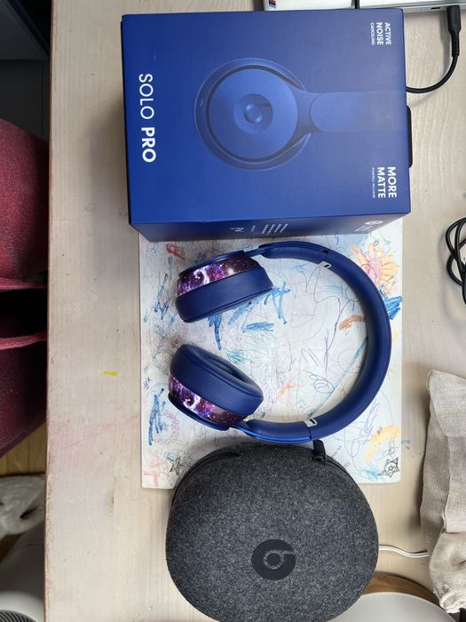 Beats Solo Pro - Noise cancelling - custom skin