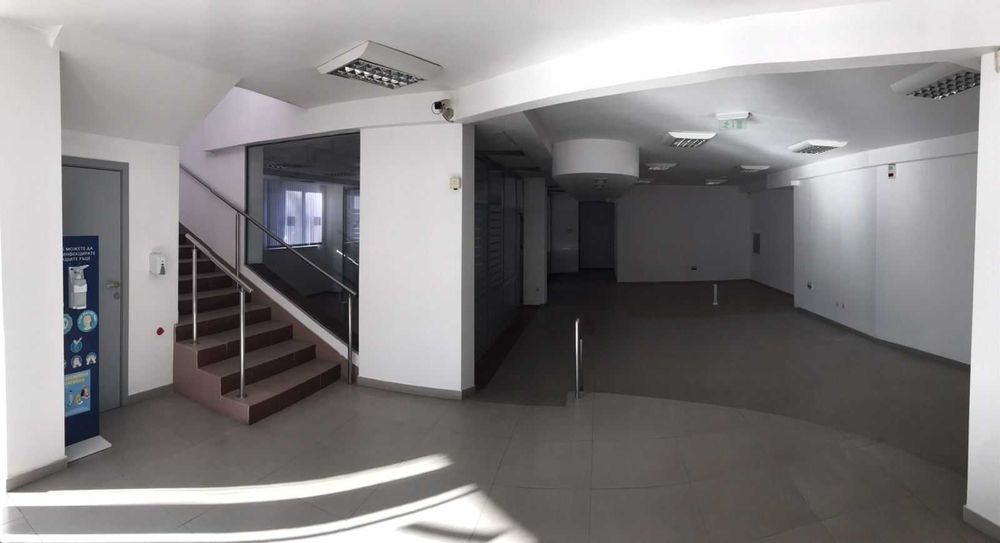 Дава се под наем Магазин в Пловдив, Център - 737 кв.м за 6942.12 € - Снимка #1