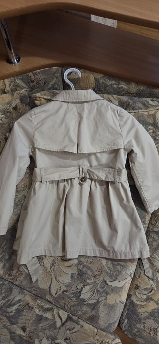 Продам детские тренч Mayoral
