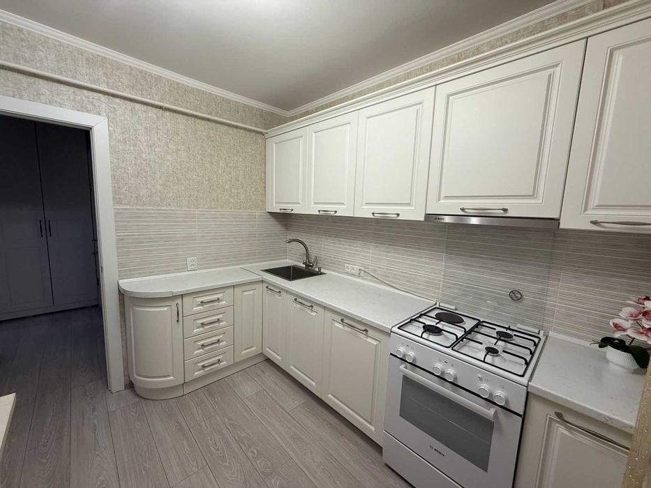 продается  2-ком квартира ОЧЕНЬ дорого !