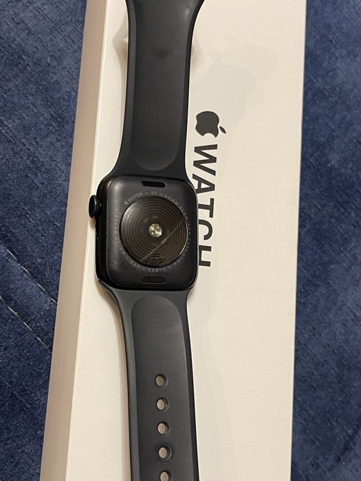 Продам Apple watch SE gen2 2022