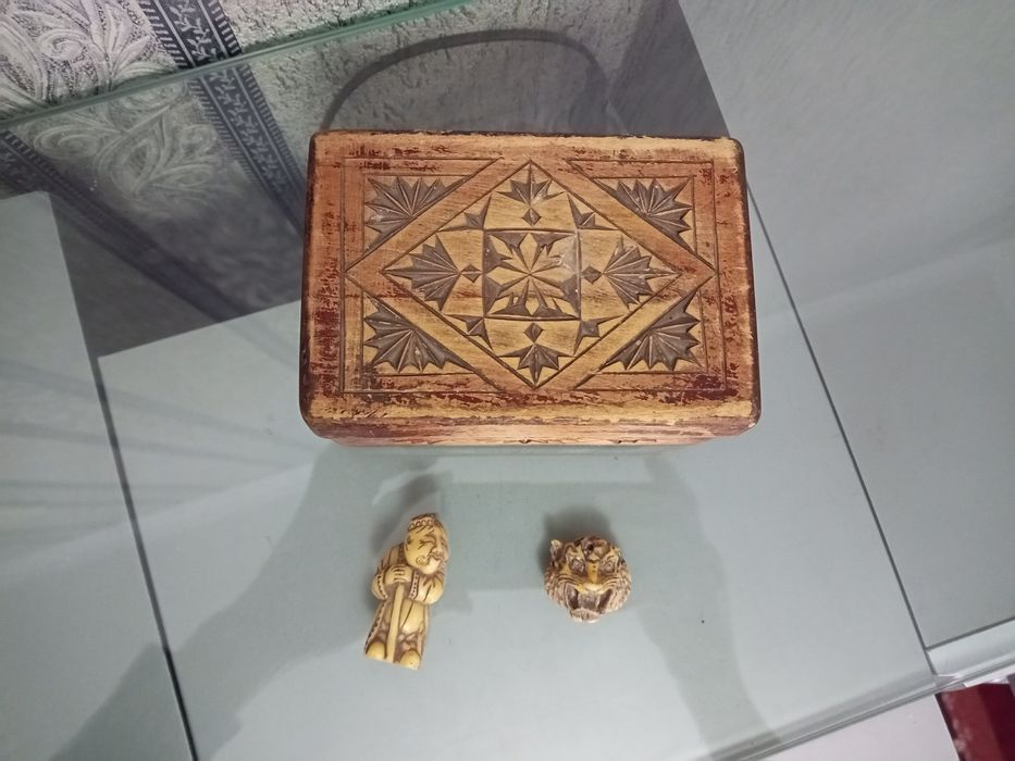 Продам  шкатулку деревянная.