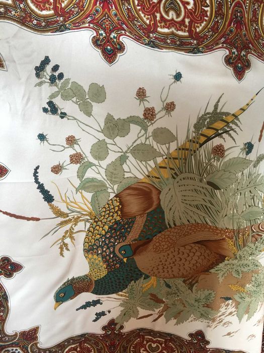 Голям копринен шал с десен фазани